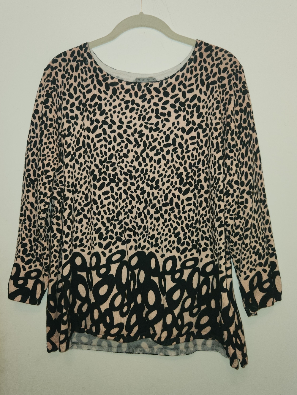 Joseph A Tan and Black Abstract-Spot Long Sleeve Sweater Top L